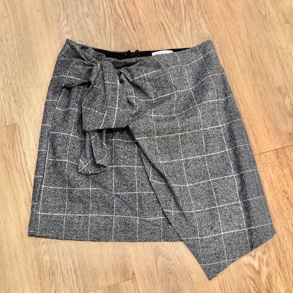 Front tie plaid mini skirt